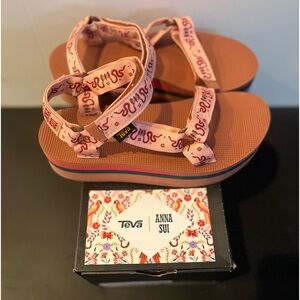 Teva limited addition Anna Sui flatforms